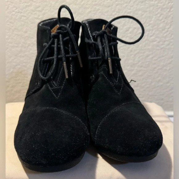 Toms Women's Size 10 W black Suede Covered Wedge Booties - Picture 6 of 14